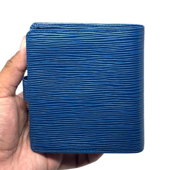 Louis Vuitton Blue Buckle Wallet - Picture 4 of 13